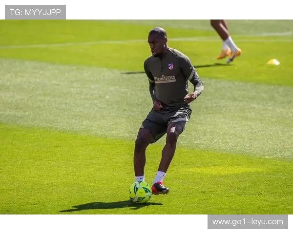 从香港大埔火灾到职场逆境:马竞球迷李哲如何用足球哲学应对危机? 从香港大埔火灾到职场逆境:马竞球迷李哲如何用足球哲学应对危机?